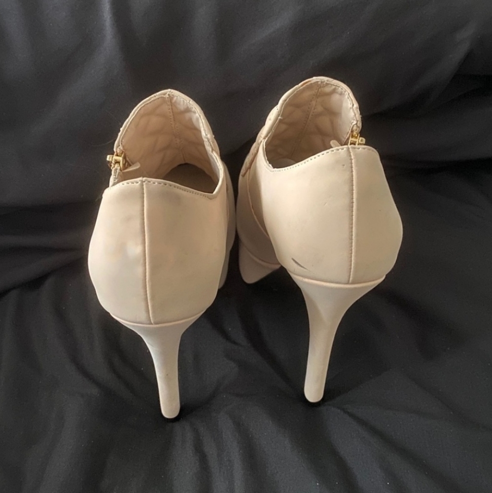 Beautiful Cream Booties - Picture 5 of 6
